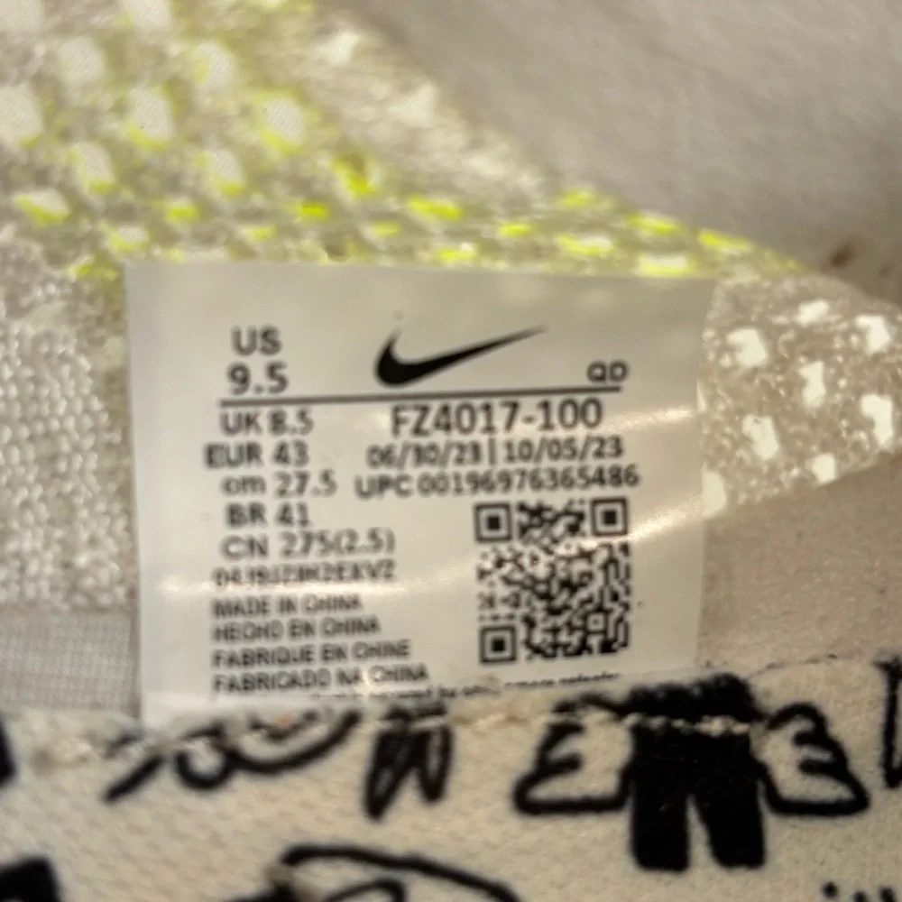 NIKE Sz 9.5 Vaporfly Zoom X White and Neon Yellow Breathable Running Shoes - Picture 13 of 16